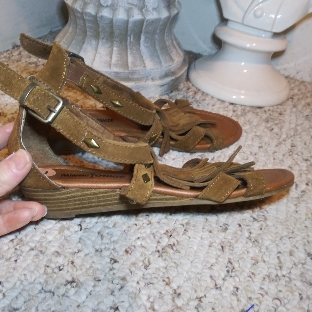Minnetonka Fringed Brown Suede Gladiator Style Sandal - Picture 2 of 8